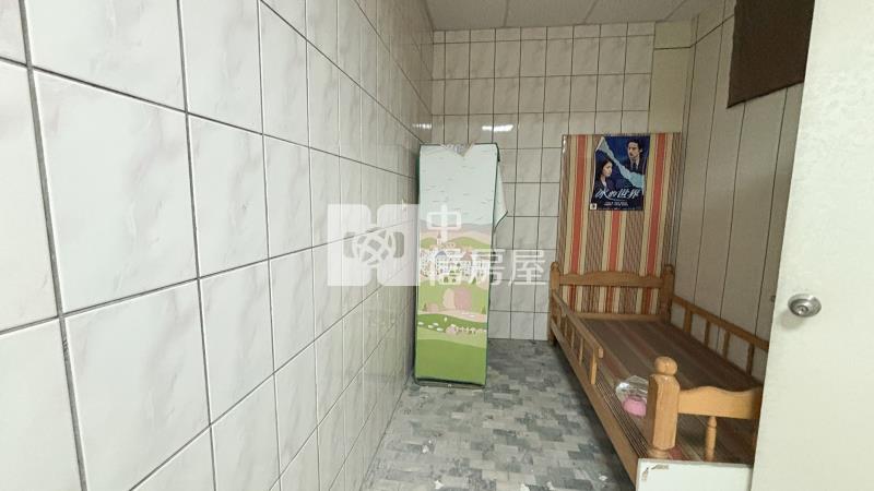 低總價復興路馬路邊學校旁4房房屋室內格局與周邊環境