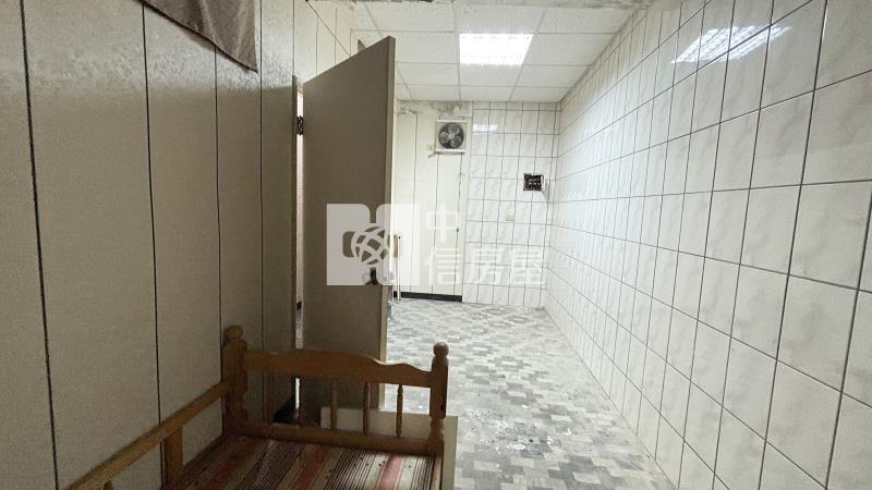 低總價復興路馬路邊學校旁4房房屋室內格局與周邊環境