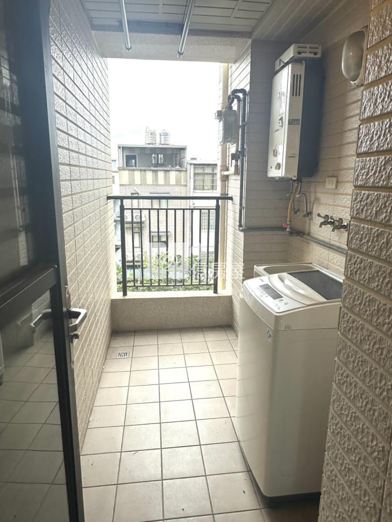 龍岡國中旁美兩房+車位房屋室內格局與周邊環境