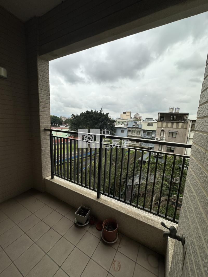 龍岡國中旁美兩房+車位房屋室內格局與周邊環境