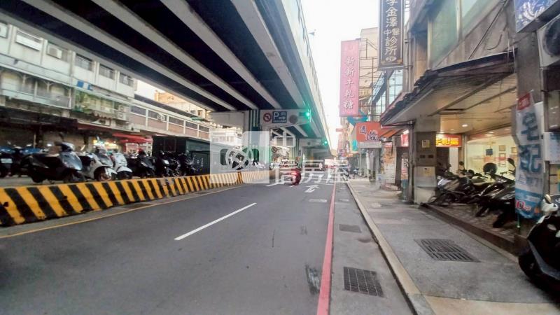 仁愛市場旁透店房屋室內格局與周邊環境