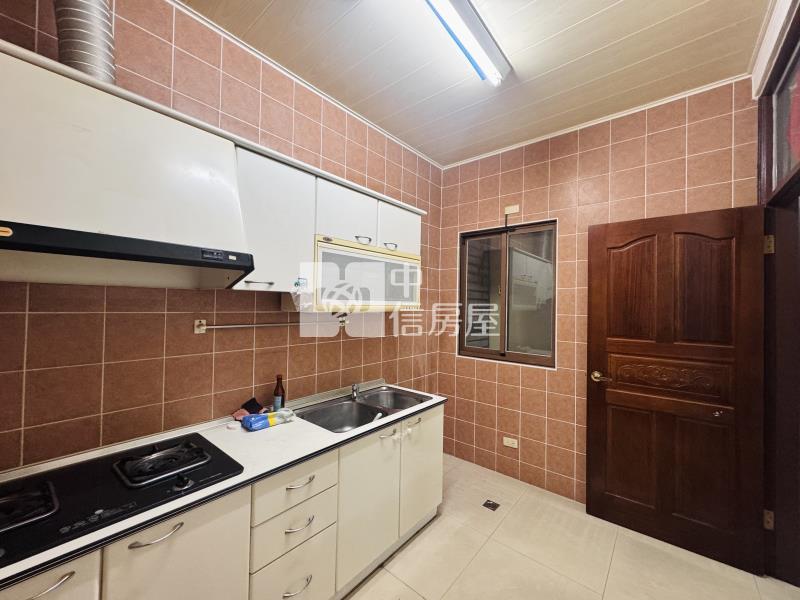 斗六雲科大旁臨路車庫別墅房屋室內格局與周邊環境