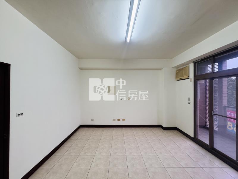 斗六雲科大旁臨路車庫別墅房屋室內格局與周邊環境