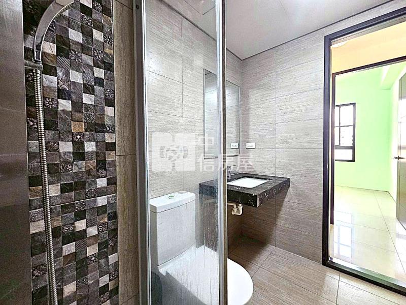 國慶煙火國聚之界高樓三房B1平車房屋室內格局與周邊環境