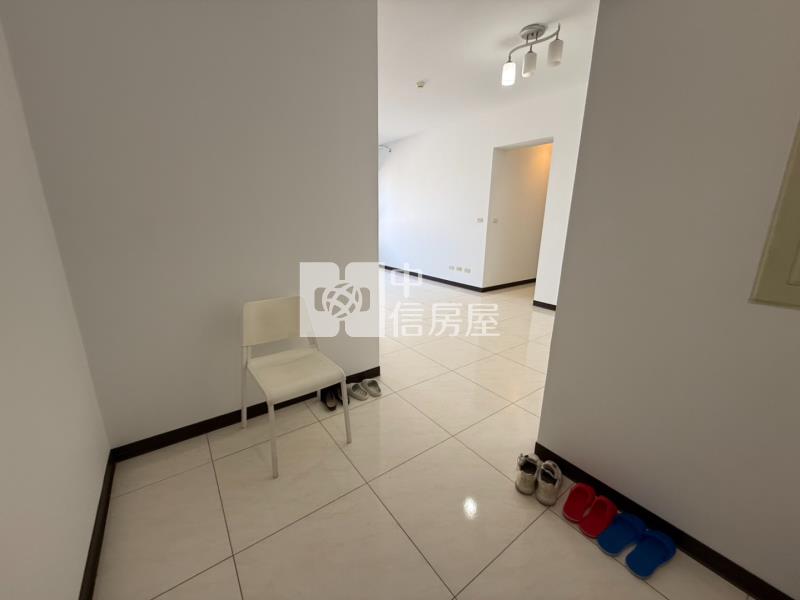 稀有新西華3房車房屋室內格局與周邊環境