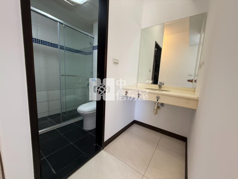 稀有新西華3房車房屋室內格局與周邊環境