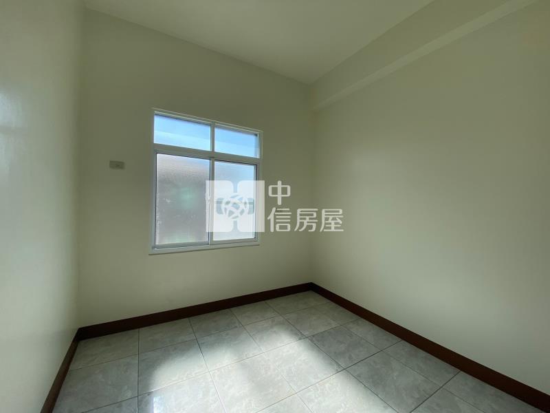 新園臨路雙店面透天房屋室內格局與周邊環境