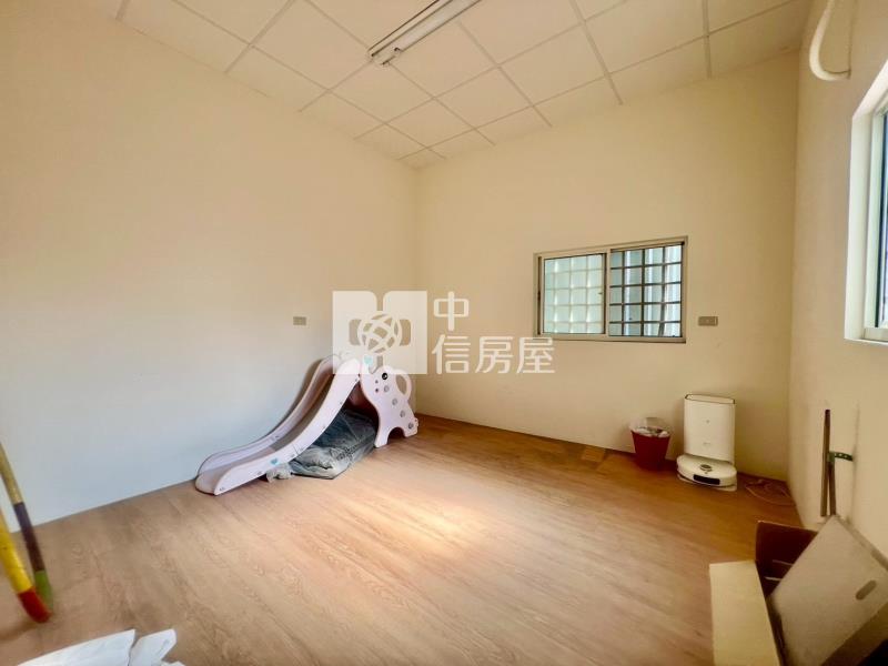 友忠路旁傳統透天房屋室內格局與周邊環境