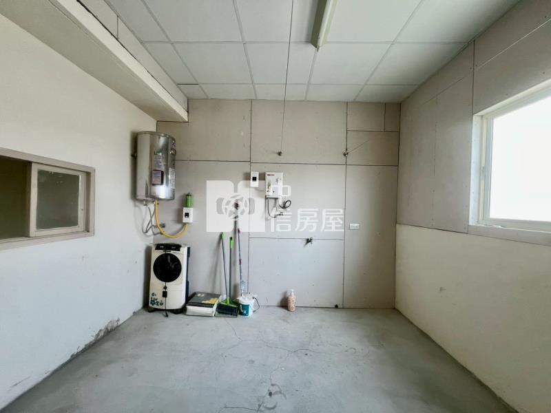 友忠路旁傳統透天房屋室內格局與周邊環境