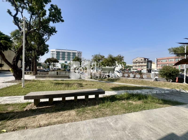 友忠路旁傳統透天房屋室內格局與周邊環境