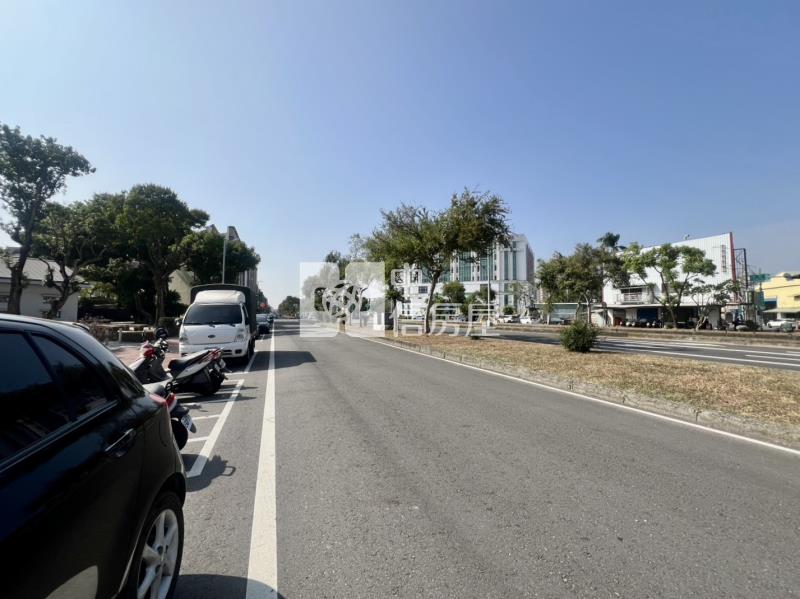 友忠路旁傳統透天房屋室內格局與周邊環境