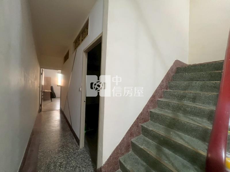 友忠路旁傳統透天房屋室內格局與周邊環境