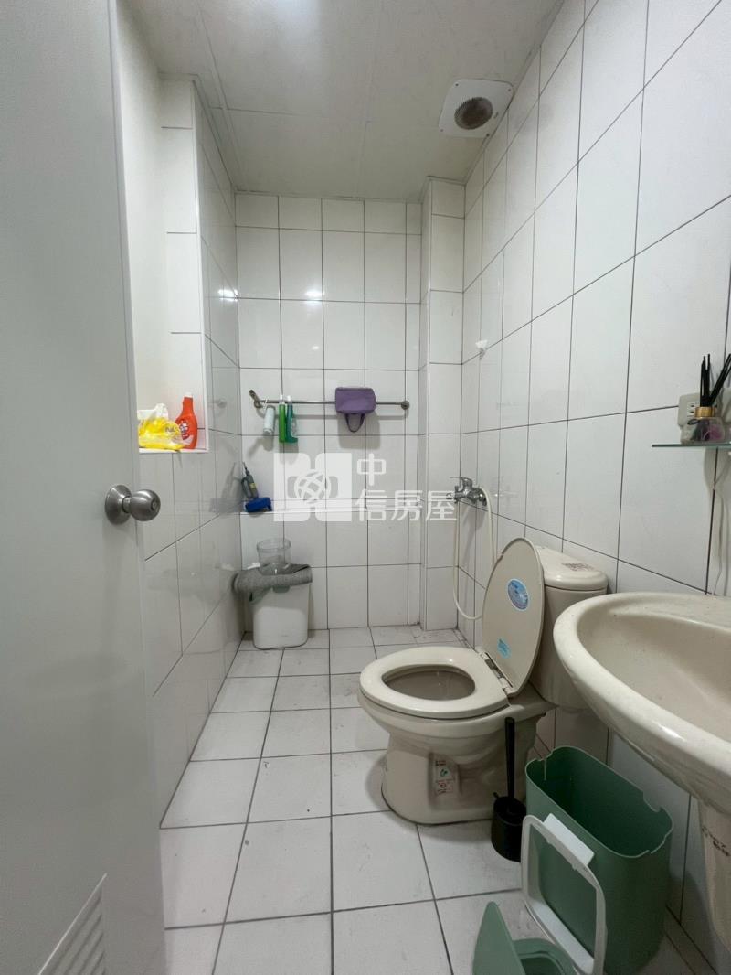 友忠路旁傳統透天房屋室內格局與周邊環境