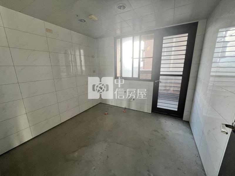 城上城凌雲大戶+連號雙平車房屋室內格局與周邊環境