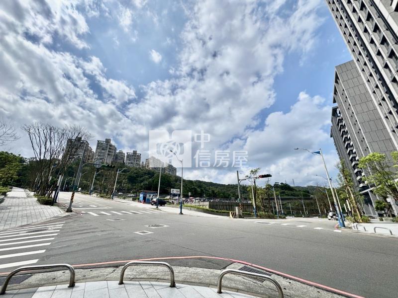 新橫濱星野區金店面房屋室內格局與周邊環境