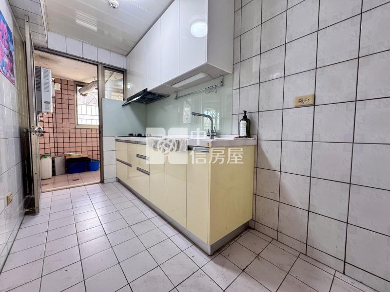 草屯太平路三房車位華廈房屋室內格局與周邊環境