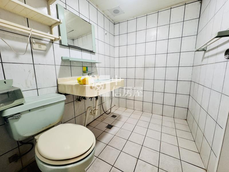 草屯太平路三房車位華廈房屋室內格局與周邊環境