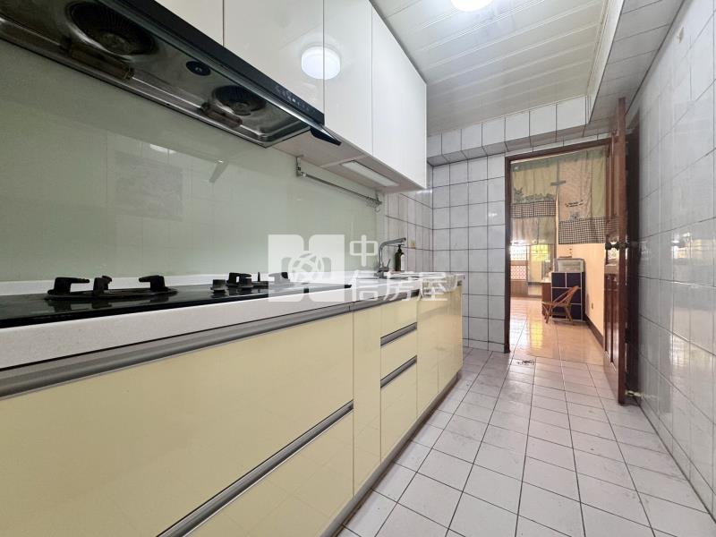 草屯太平路三房車位華廈房屋室內格局與周邊環境