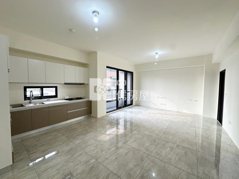 立鼎富域電梯雙車A5房屋室內格局與周邊環境