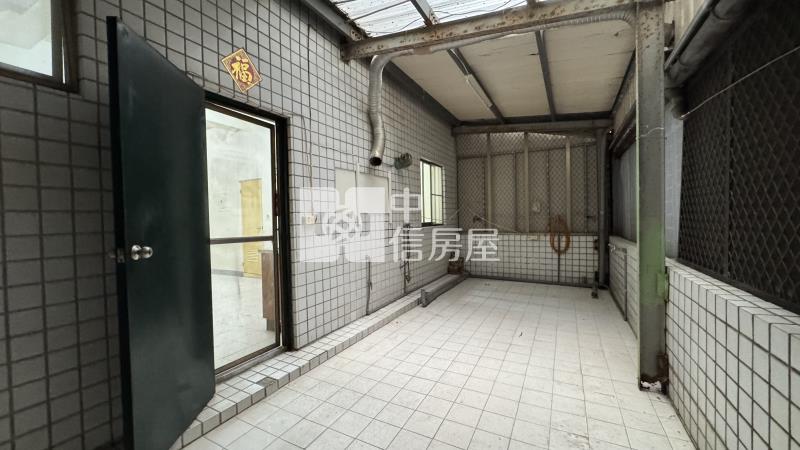 高雄房屋-大寮捷運生活圈四房車位大廈房屋室內格局與周邊環境