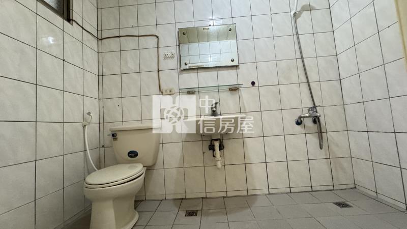 高雄房屋-大寮捷運生活圈四房車位大廈房屋室內格局與周邊環境