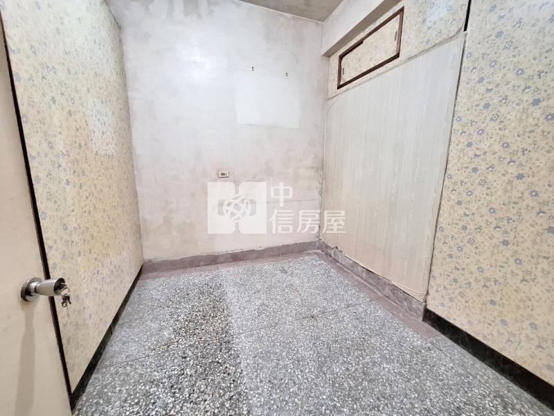 新營近家樂福大地坪透天房屋室內格局與周邊環境