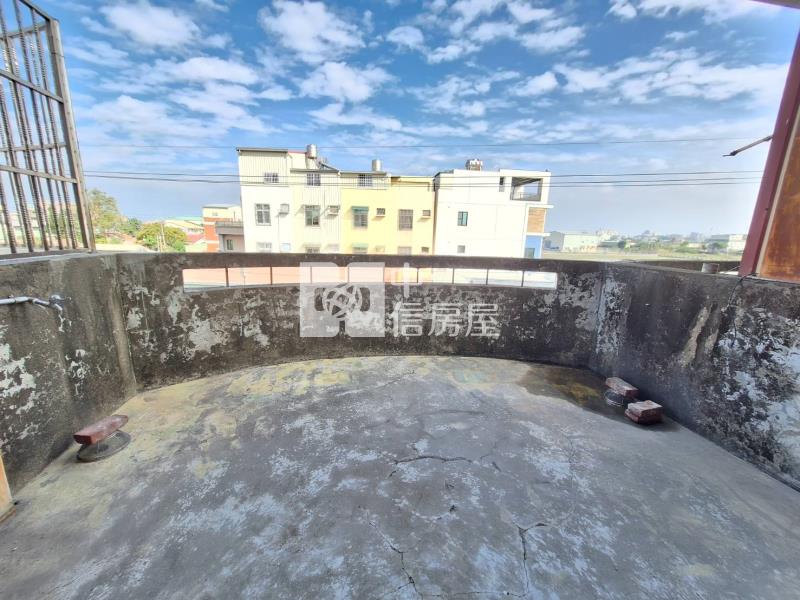 新營近家樂福大地坪透天房屋室內格局與周邊環境