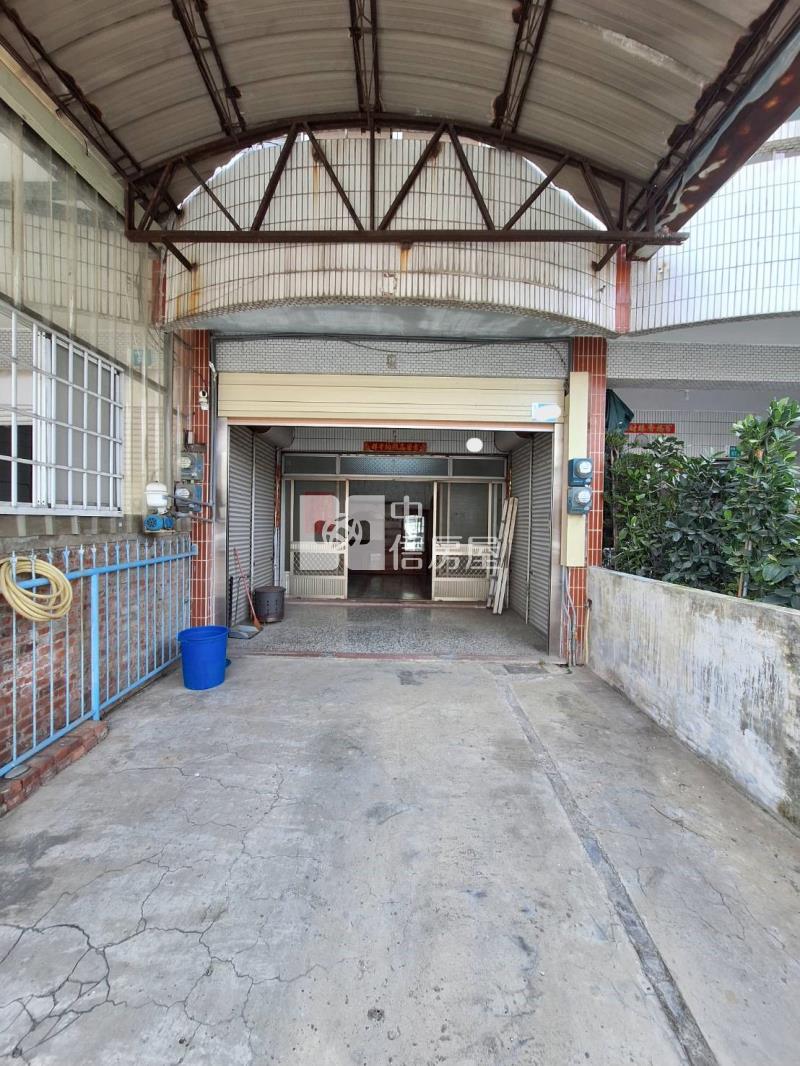 新營近家樂福大地坪透天房屋室內格局與周邊環境