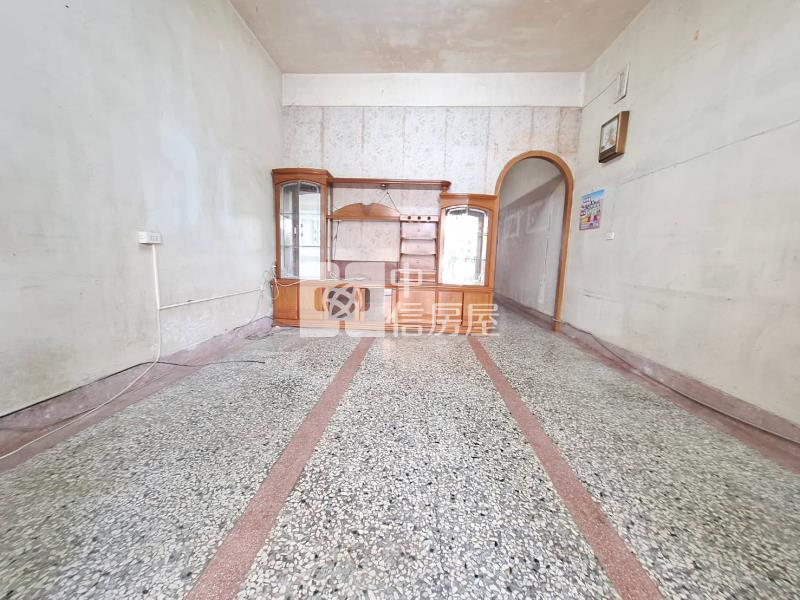 新營近家樂福大地坪透天