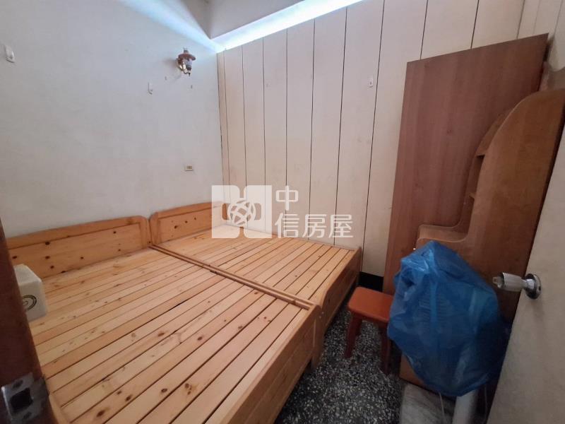 新營近家樂福大地坪透天房屋室內格局與周邊環境