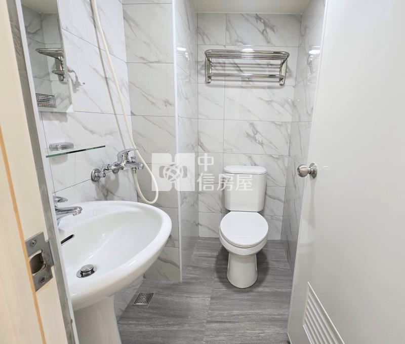 文心國小3房3衛+車位房屋室內格局與周邊環境