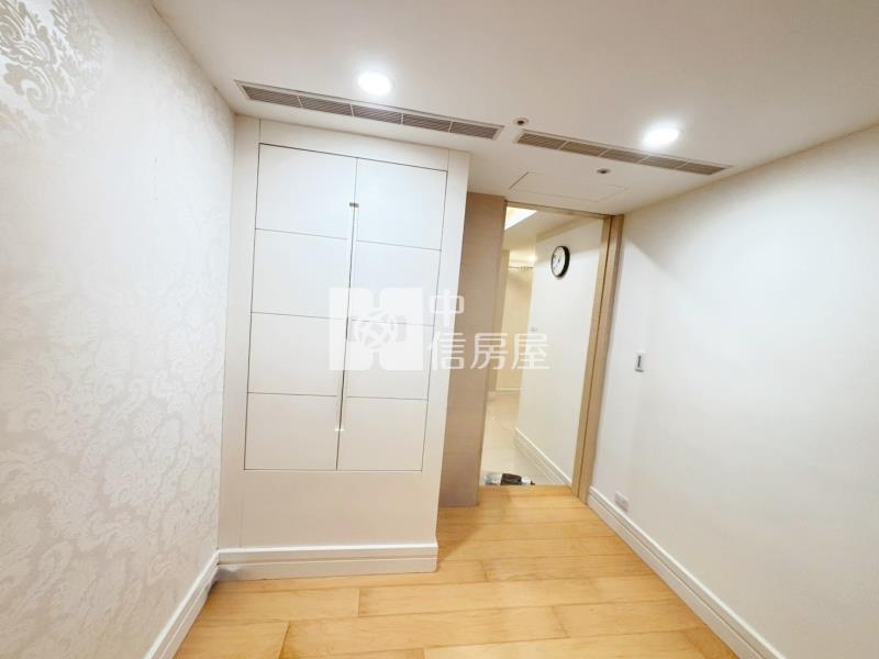 城上城雅閣玄關二房+車位房屋室內格局與周邊環境