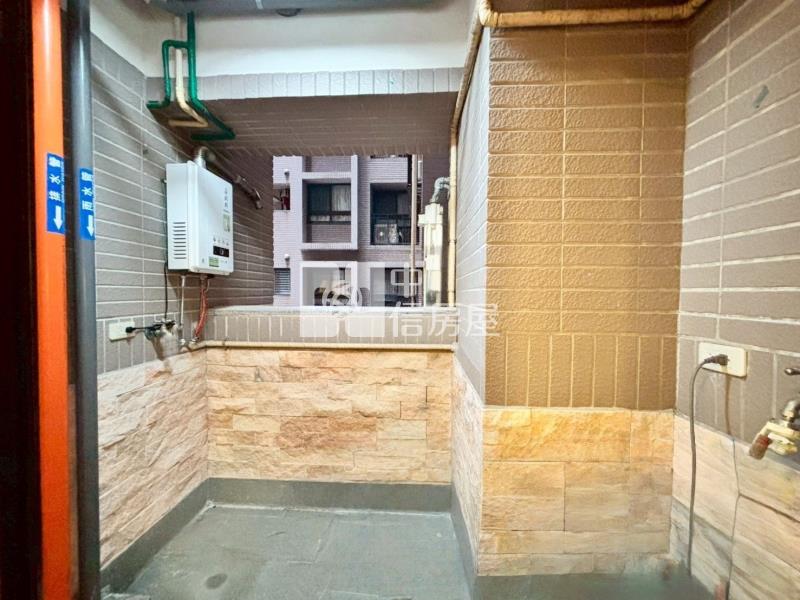 城上城雅閣玄關二房+車位房屋室內格局與周邊環境