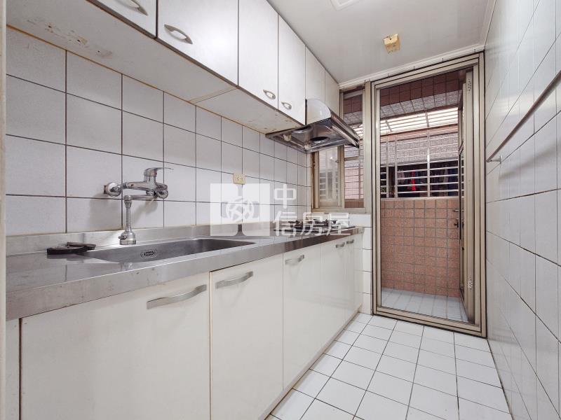 文心凱旋大三房平車房屋室內格局與周邊環境