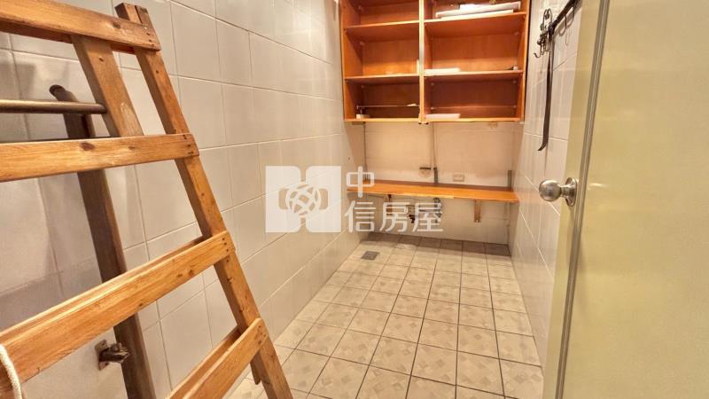 全民一家書香大戶三房平車房屋室內格局與周邊環境