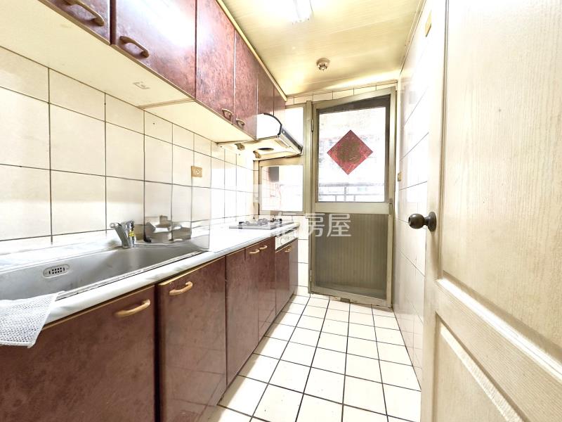 C-39專約．頂好文心稀有三房車房屋室內格局與周邊環境