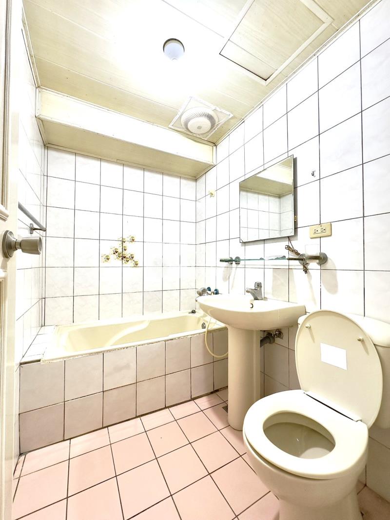 C-39專約．頂好文心稀有三房車房屋室內格局與周邊環境