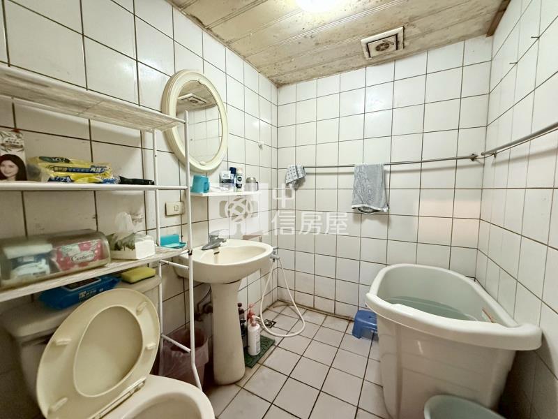 大慶一樓門口方便停車房屋室內格局與周邊環境