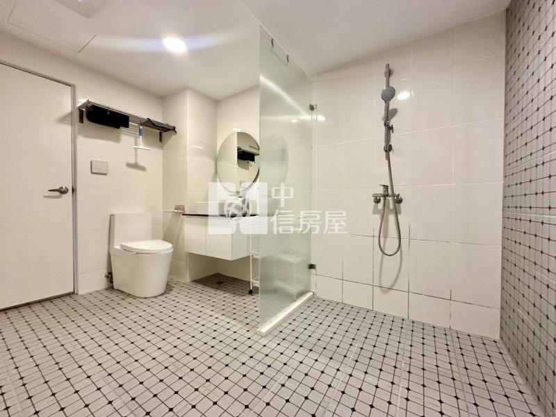 大俊國美景2房休旅車位房屋室內格局與周邊環境