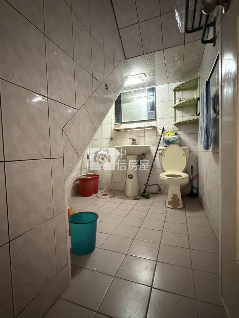 自強街俗透天房屋室內格局與周邊環境