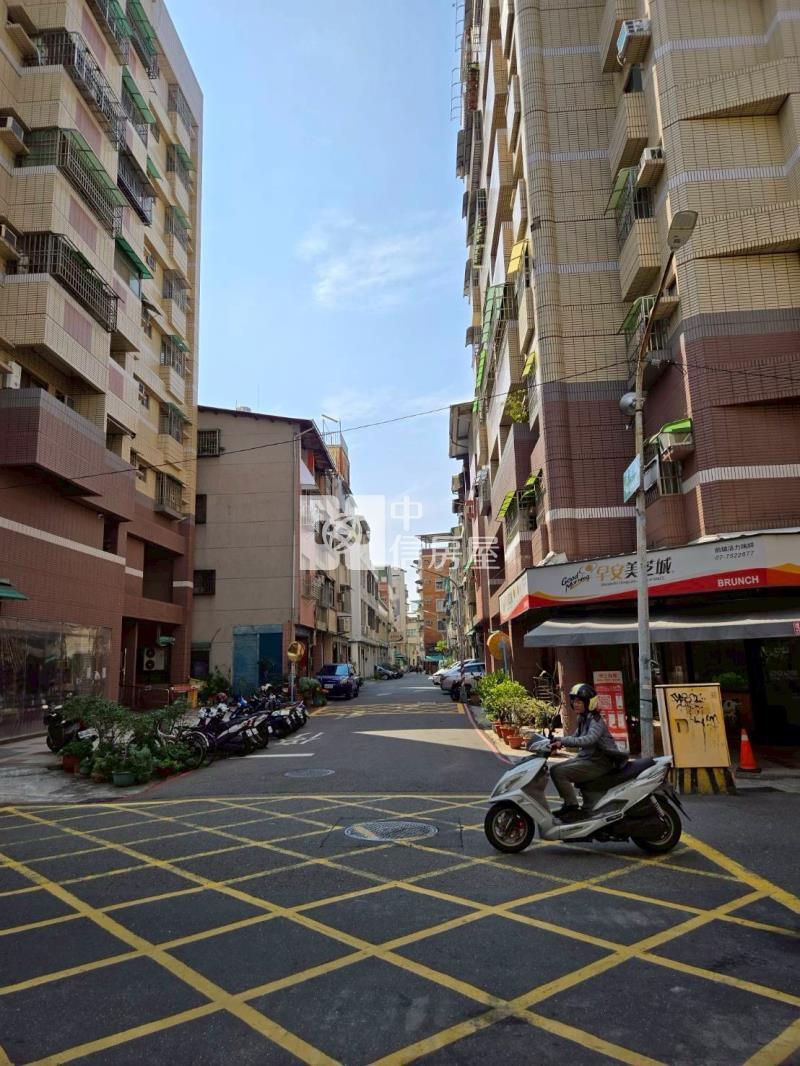 714誠品生活(誠信區)房屋室內格局與周邊環境