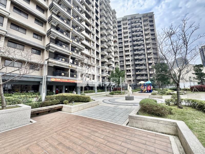 青埔巴黎線上四房雙車位~約55坪約定專用大露台房屋室內格局與周邊環境