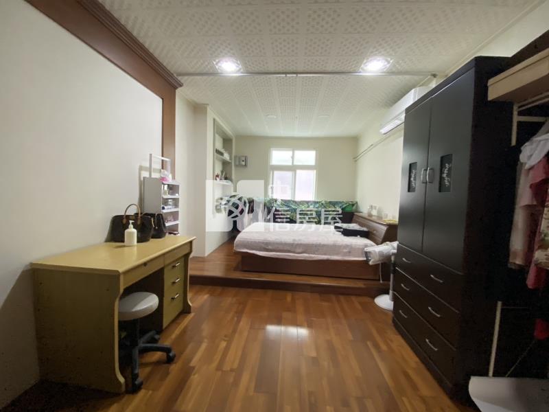 中壢站前大面寬透天(專)房屋室內格局與周邊環境