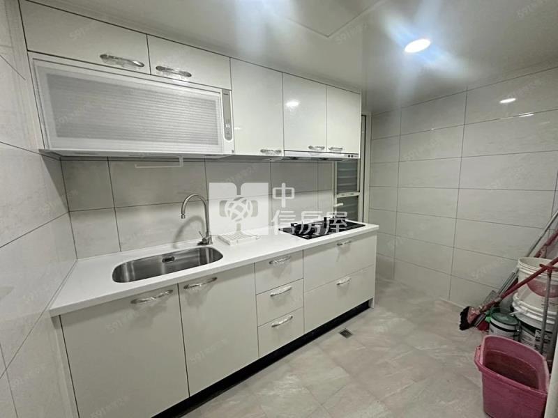 桃園前站商圈美華廈房屋室內格局與周邊環境