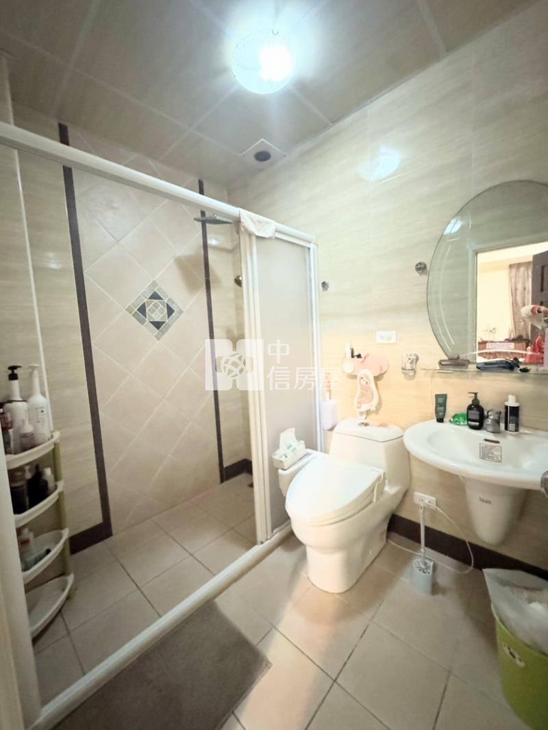 虎尾林森路並排車庫別墅房屋室內格局與周邊環境