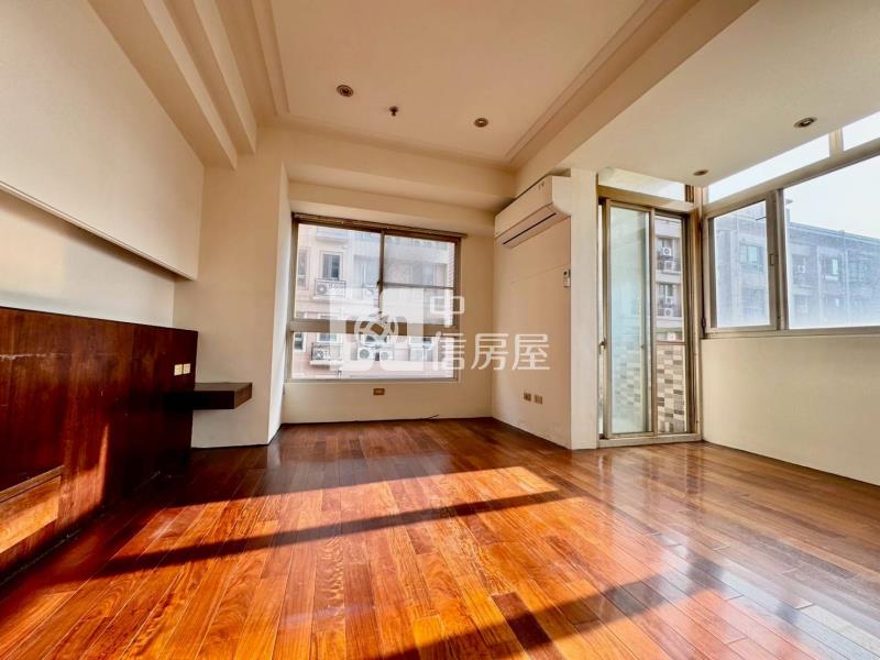 寶輝建設.樓中樓.雙採光.大主臥.雙車位房屋室內格局與周邊環境