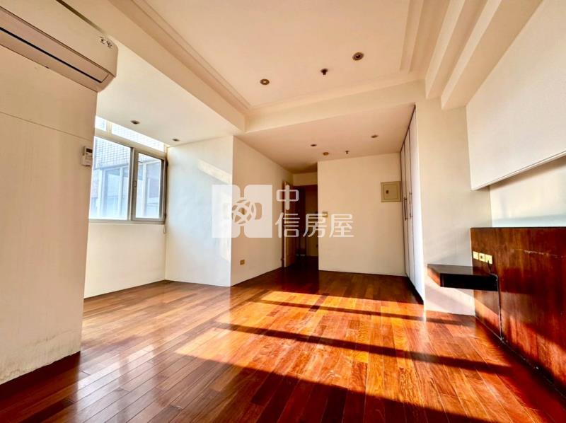 寶輝建設.樓中樓.雙採光.大主臥.雙車位房屋室內格局與周邊環境