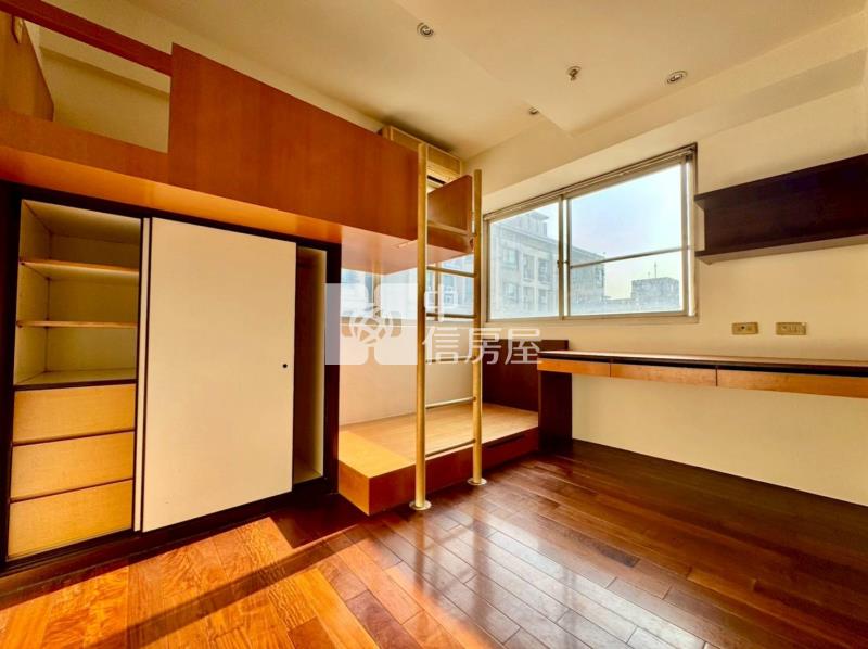 寶輝建設.樓中樓.雙採光.大主臥.雙車位房屋室內格局與周邊環境