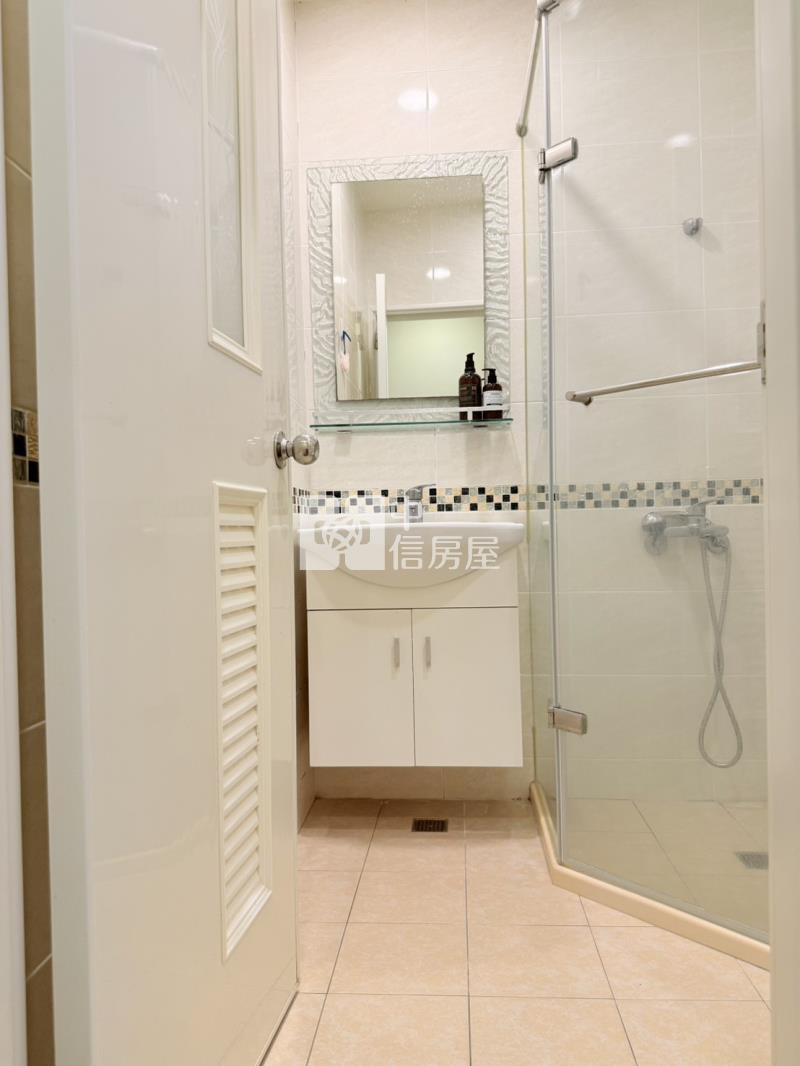 近桃園市政府滿租三套房開價投報6.5%房屋室內格局與周邊環境