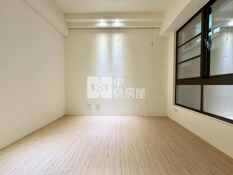 百達翡翠朝南大兩房露臺戶+車位房屋室內格局與周邊環境